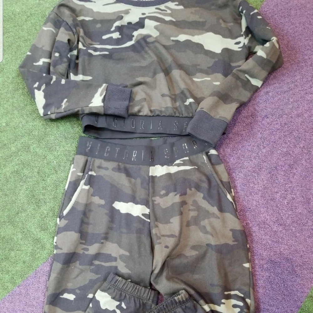 Victoria secret sport fleece camo set new